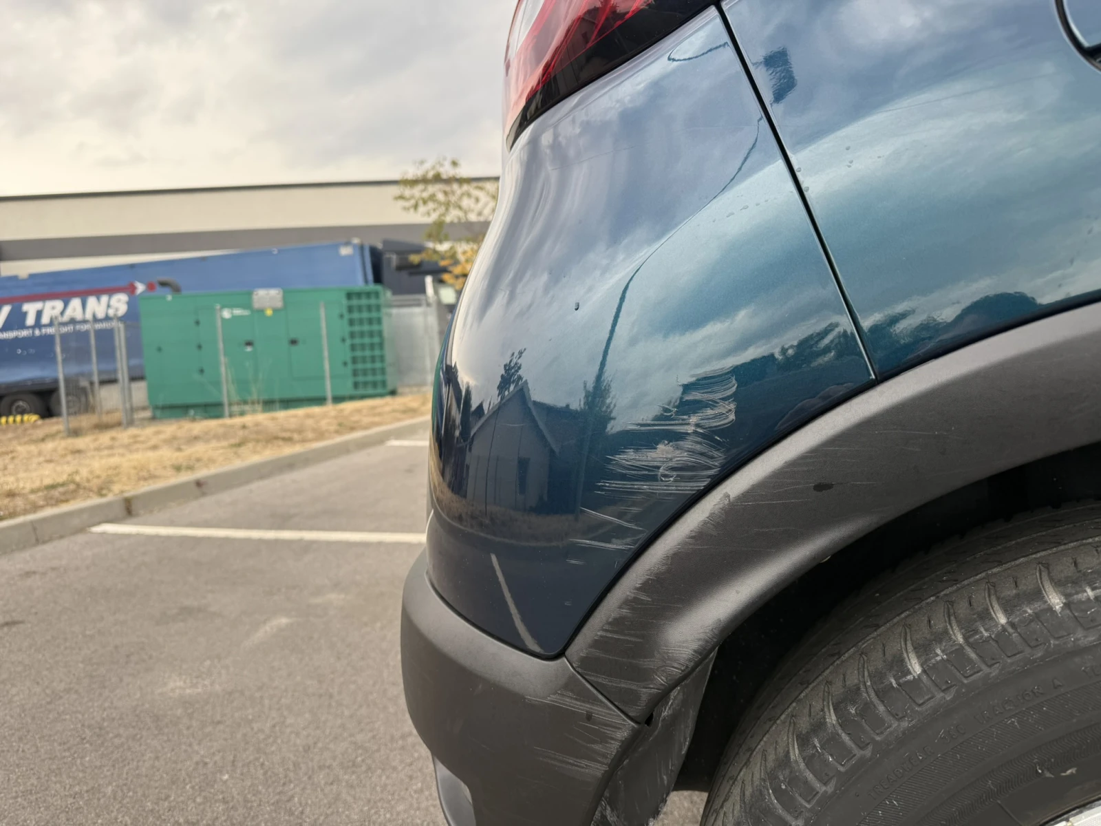 Renault Captur 1.5d, снимка 5 - Автомобили и джипове - 56449319
