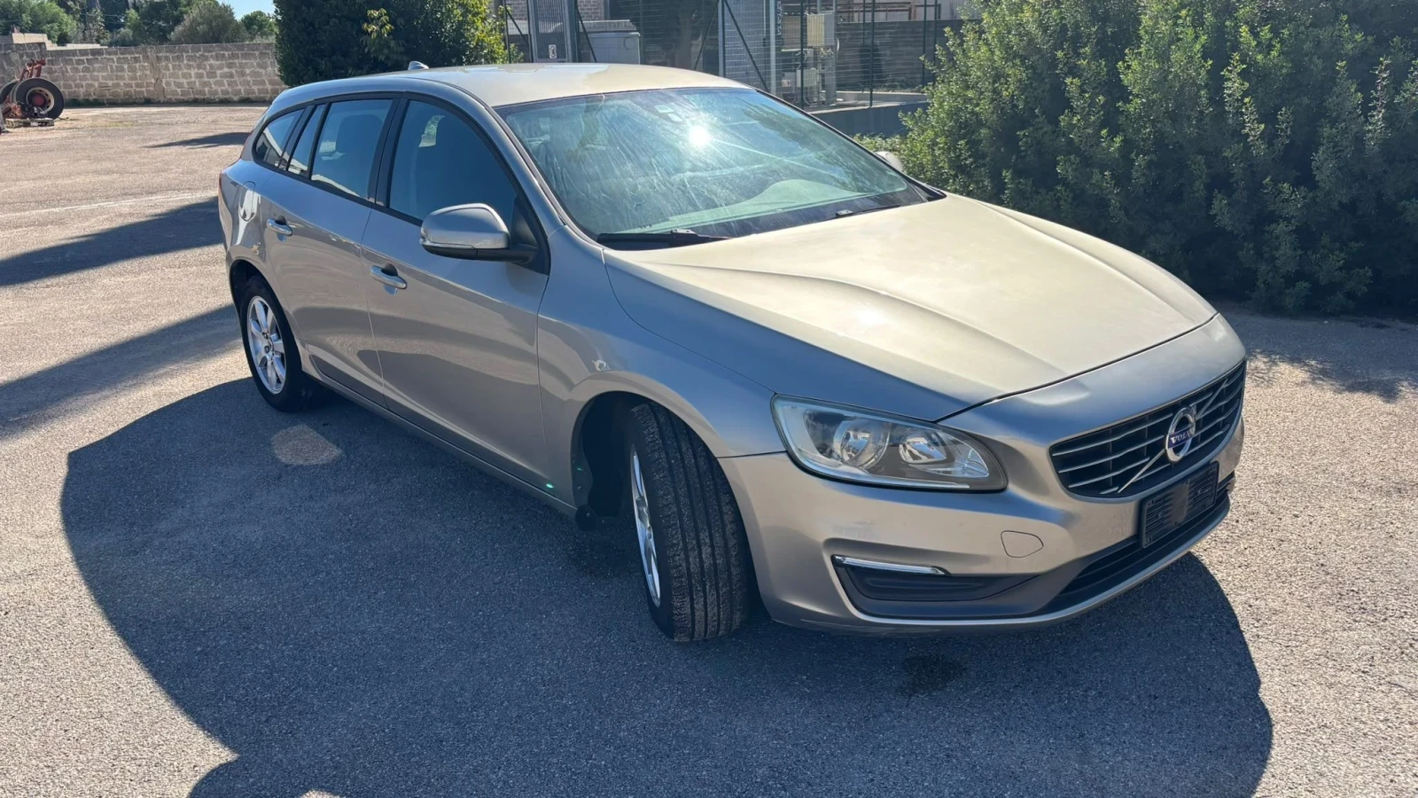 Volvo V60 1.6 d, снимка 6 - Автомобили и джипове - 56556878
