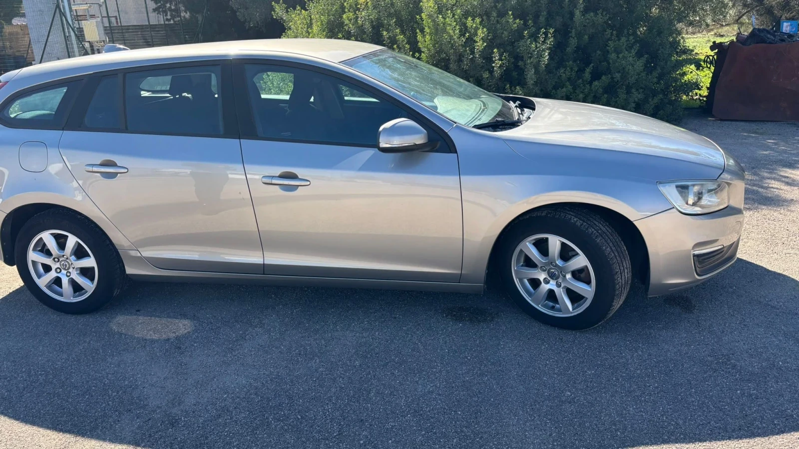 Volvo V60 1.6 d, снимка 7 - Автомобили и джипове - 56556878
