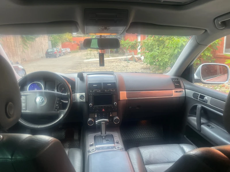 VW Touareg, снимка 6 - Автомобили и джипове - 47305442