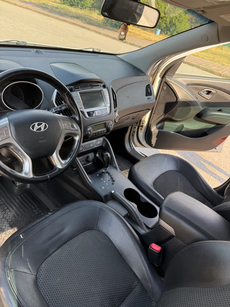 Hyundai IX35 2.0 crdi 4x4, снимка 8 - Автомобили и джипове - 52246494