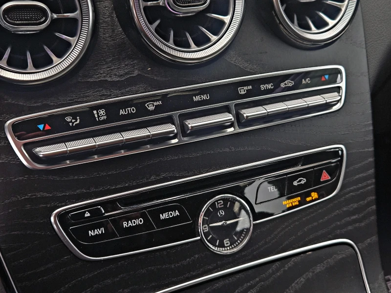 Mercedes-Benz GLC 250 AMG/COUPE/9G/GERMANY/CAMERA/ПОДГРЕВ/AMBIENT/LIZIN, снимка 12 - Автомобили и джипове - 52065361