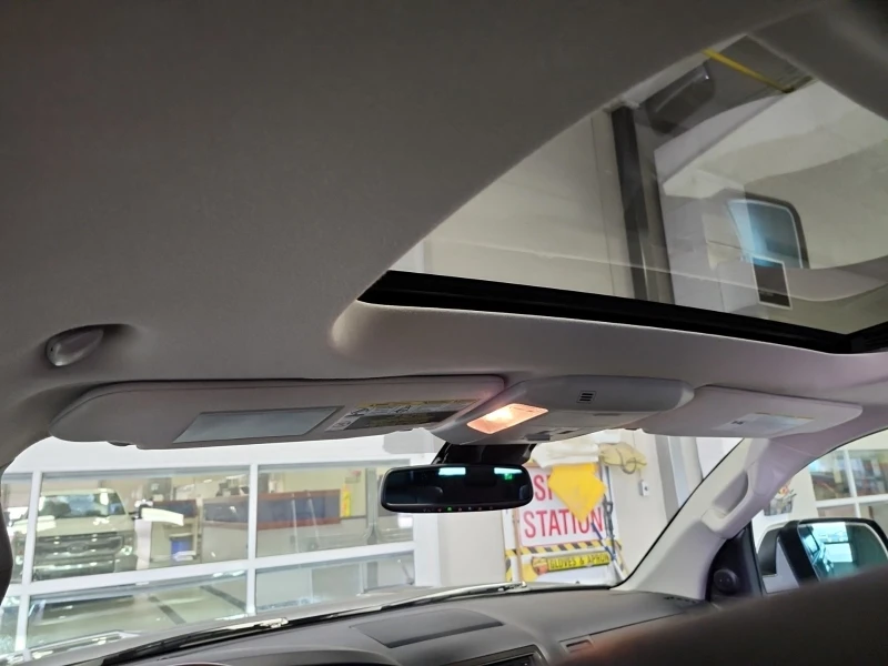 Toyota Sequoia PLATINUM * * CARFAX * * АВТО КРЕДИТ * * , снимка 8 - Автомобили и джипове - 52370515