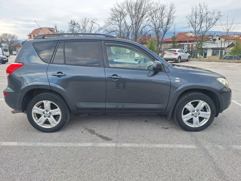 Toyota Rav4, снимка 8 - Автомобили и джипове - 52890996