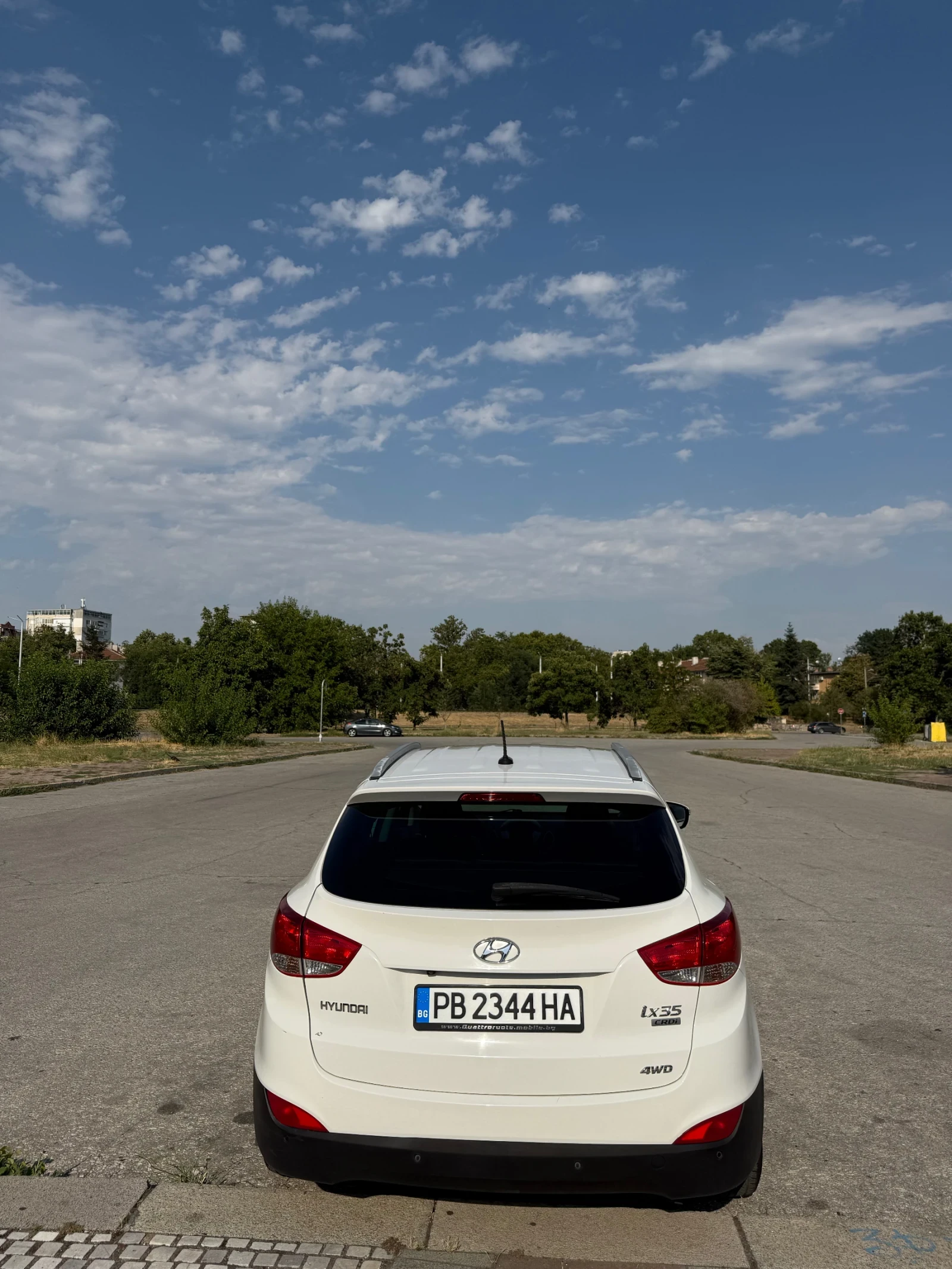 Hyundai IX35 2.0 crdi 4x4 - изображение 5
