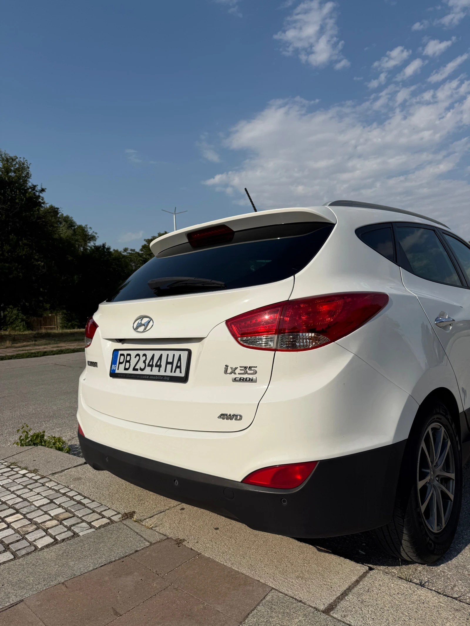Hyundai IX35 2.0 crdi 4x4 - изображение 4
