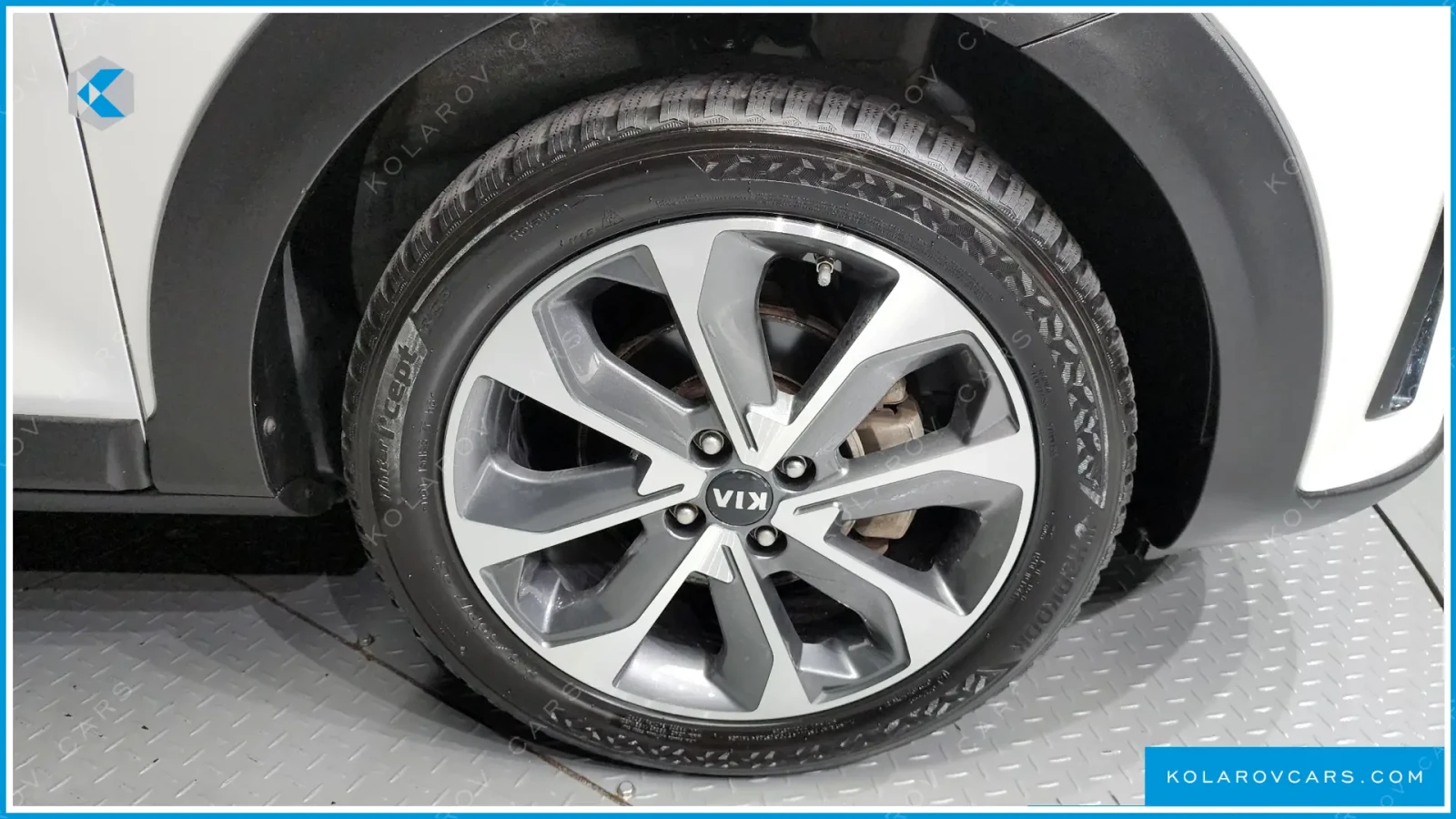 Kia Stonic 1.4 Става на ГАЗ Kolarov | Cars - изображение 3