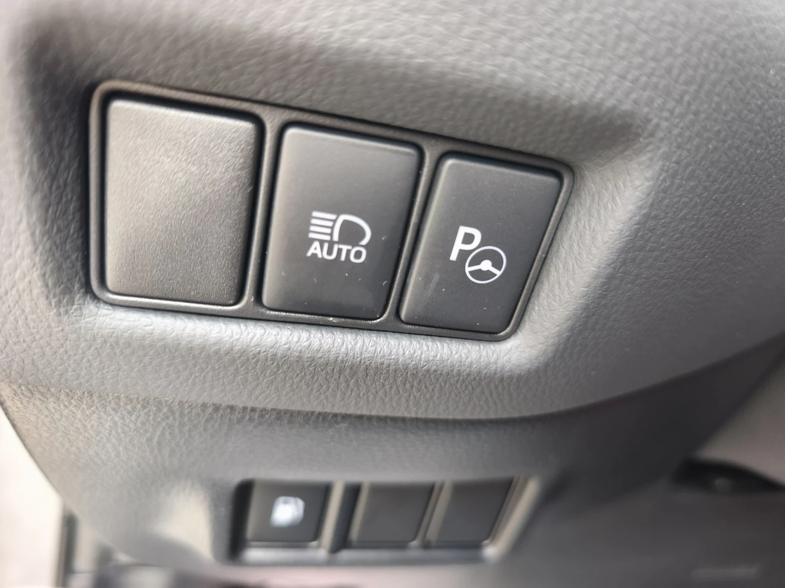 Toyota C-HR 1.8HYBRID 71000KM FULL SERVICE IN TOYOTA  | Mobile.bg   13