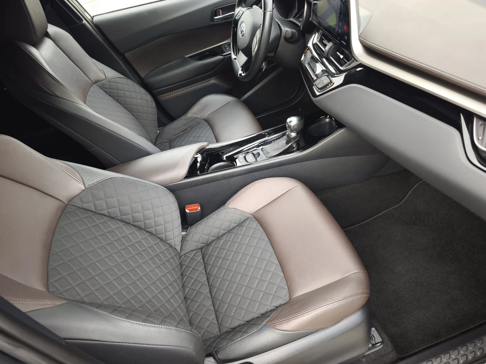 Toyota C-HR 1.8HYBRID 71000KM FULL SERVICE IN TOYOTA  - изображение 10