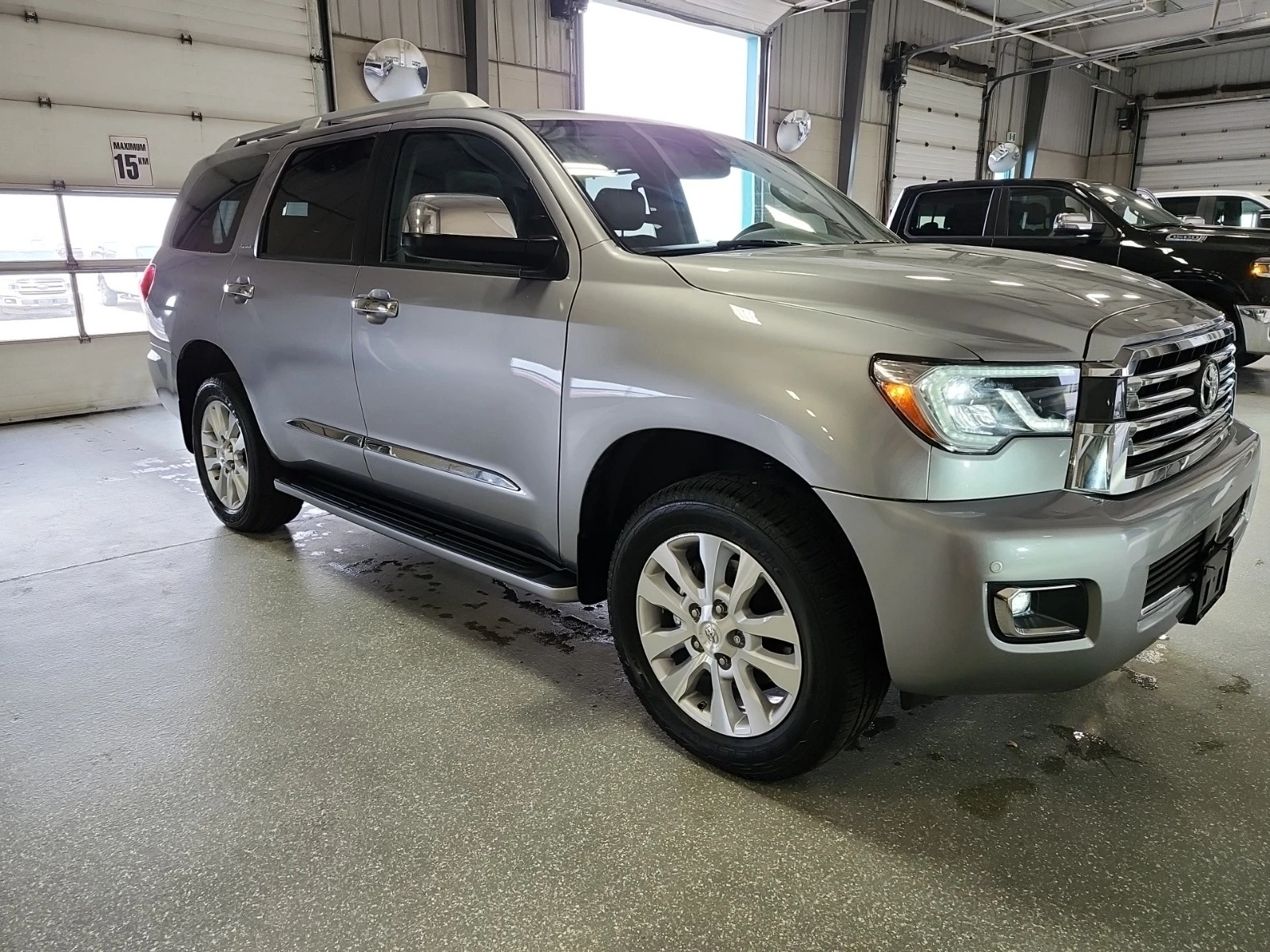Toyota Sequoia PLATINUM * * CARFAX * *   * *  | Mobile.bg   2