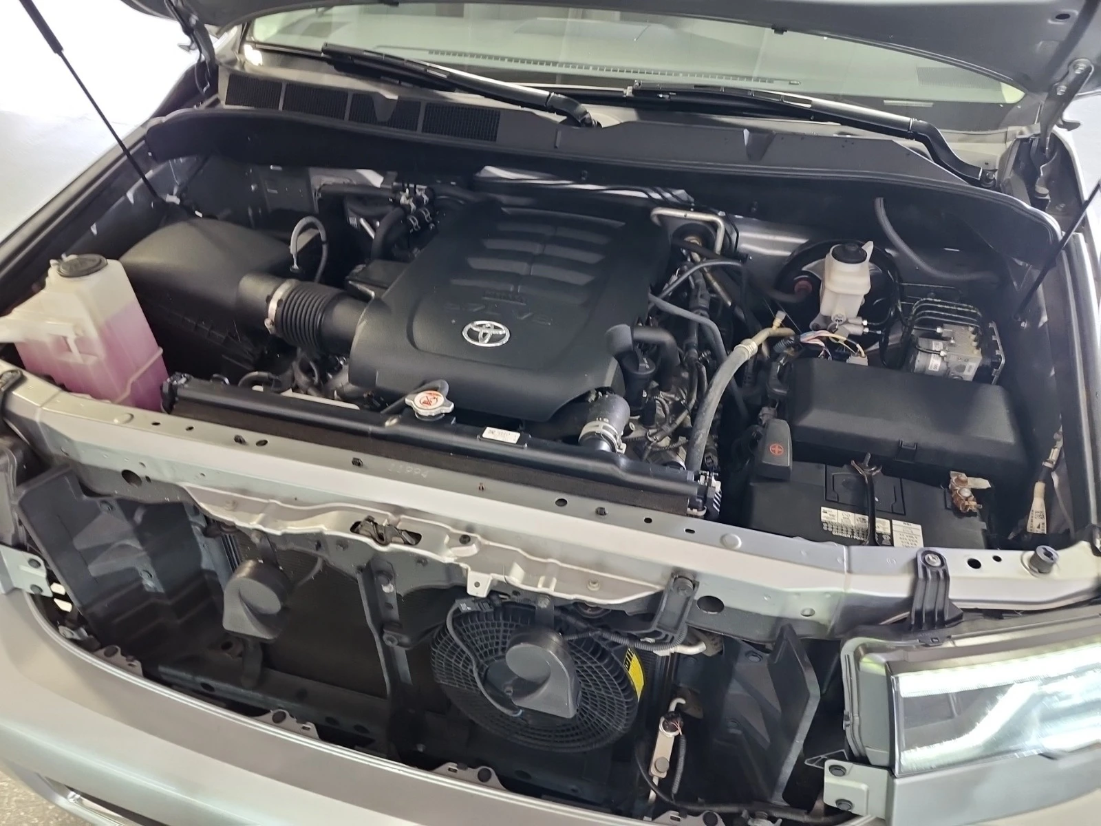 Toyota Sequoia PLATINUM * * CARFAX * *   * *  | Mobile.bg   14