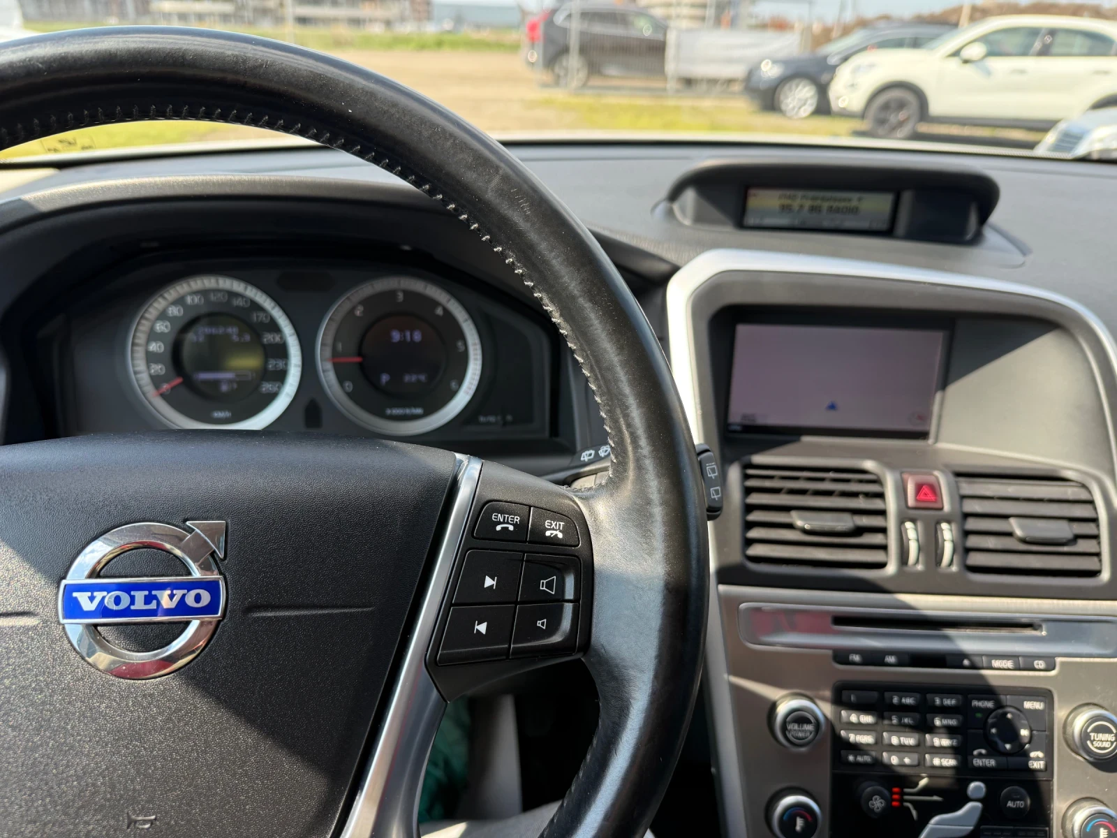 Volvo XC60 2.4D 4x4 CH AUTOMAT NAVI  163ks, снимка 14 - Автомобили и джипове - 54105542