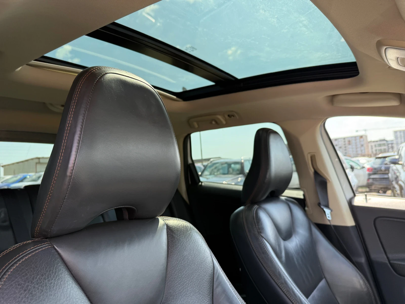 Volvo XC60 2.4D 4x4 CH AUTOMAT NAVI  163ks, снимка 12 - Автомобили и джипове - 54105542