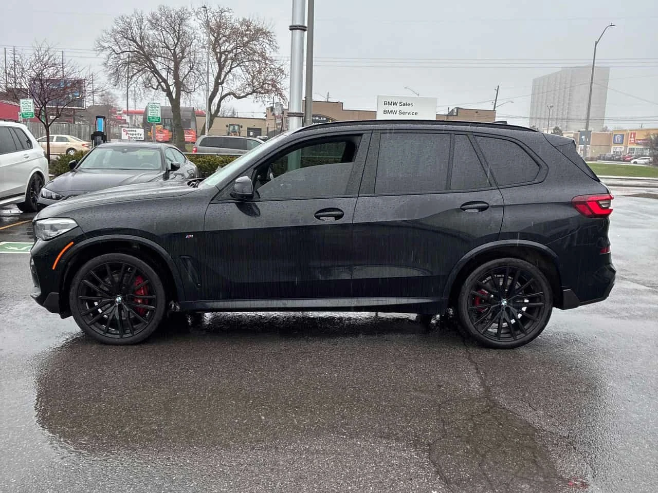 BMW X5 * M50i * ОТ BMW* DISTRONIC* МАСАЖ* ОБДУХВАНЕ* H/K*, снимка 2 - Автомобили и джипове - 54222398