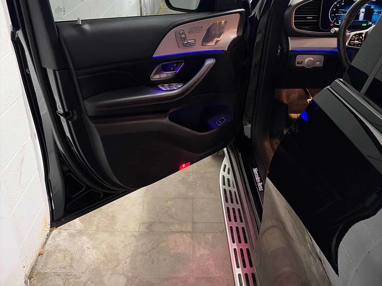 Mercedes-Benz GLS 450  360 / DIS / HUD / BURMESTER / АВТОКРЕДИТ , снимка 16 - Автомобили и джипове - 54651341