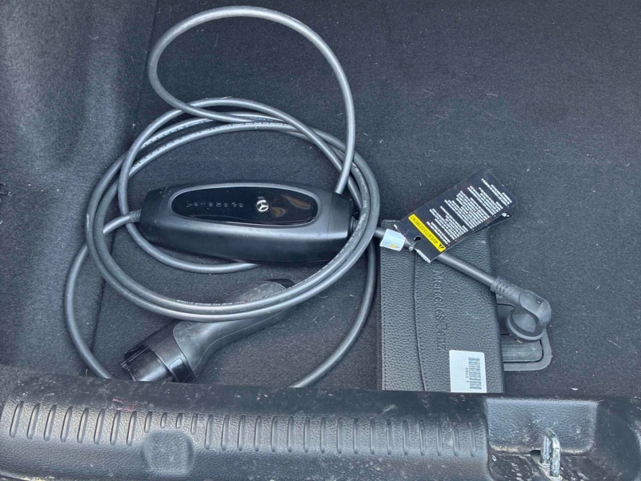 Mercedes-Benz EQE 500* Hyperscre* 4MATIC* 360* Brumester* Pano* Dist, снимка 13 - Автомобили и джипове - 55061697