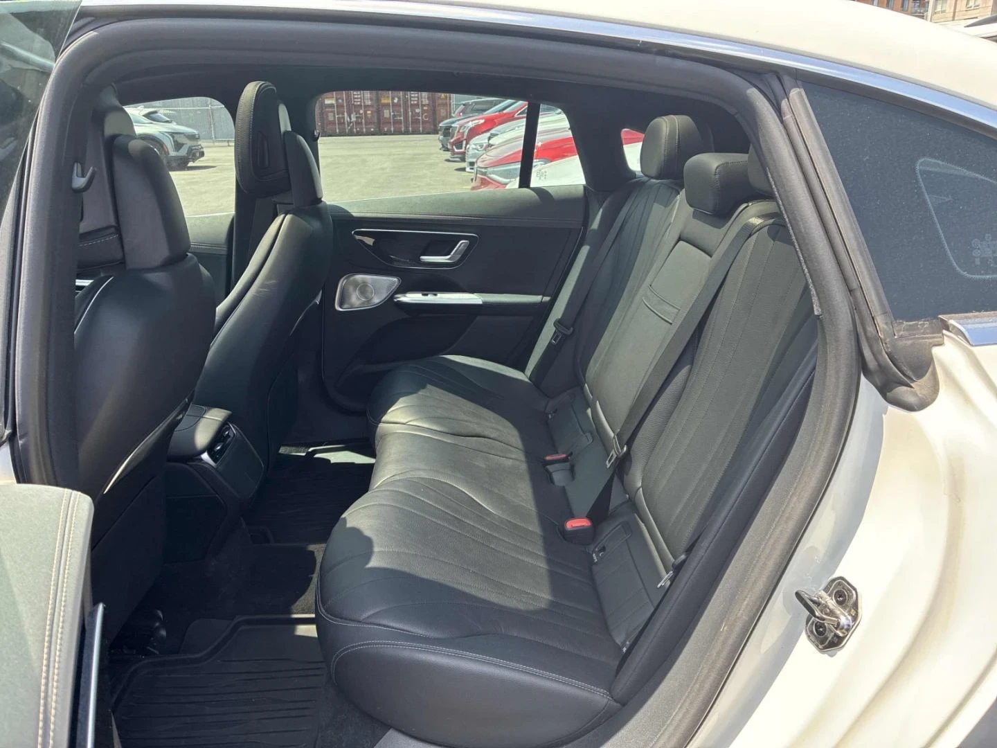 Mercedes-Benz EQE 500* Hyperscre* 4MATIC* 360* Brumester* Pano* Dist, снимка 11 - Автомобили и джипове - 55061697