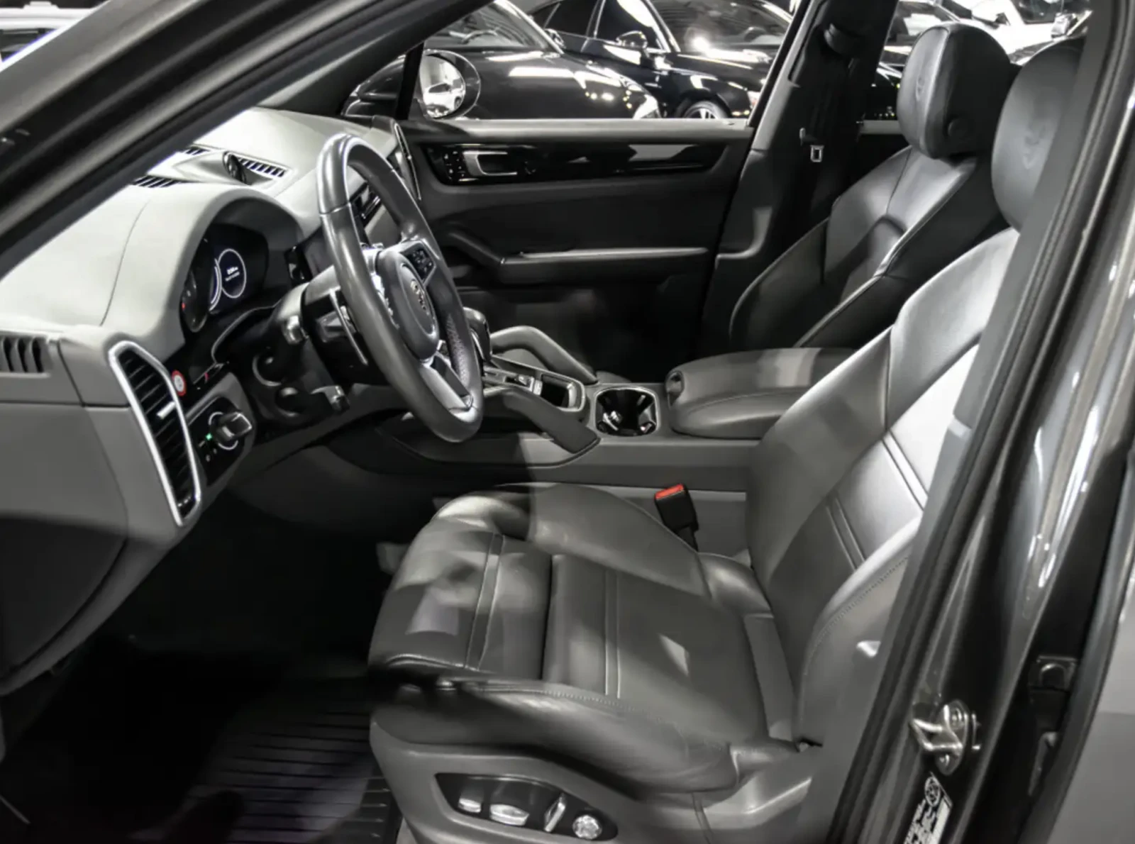 Porsche Cayenne 2021 Porsche Cayenne S, снимка 9 - Автомобили и джипове - 55390470