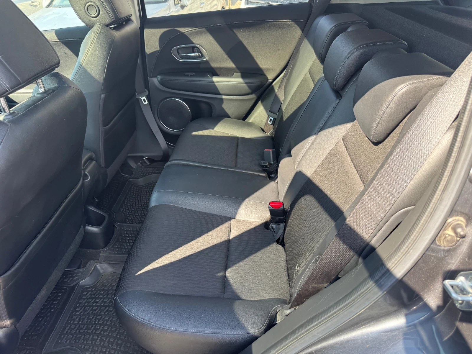 Honda Hr-v FULL LED* КОЖА* ПАНОРАМА* КАМЕРА* 1.6d 120hp* 2019, снимка 8 - Автомобили и джипове - 55531002