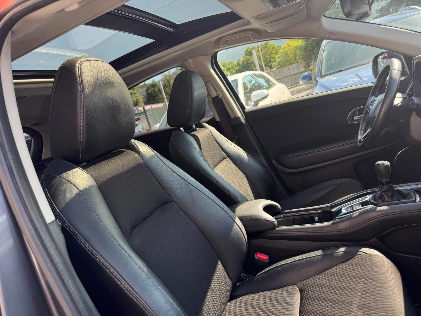 Honda Hr-v FULL LED* КОЖА* ПАНОРАМА* КАМЕРА* 1.6d 120hp* 2019, снимка 12 - Автомобили и джипове - 55531002