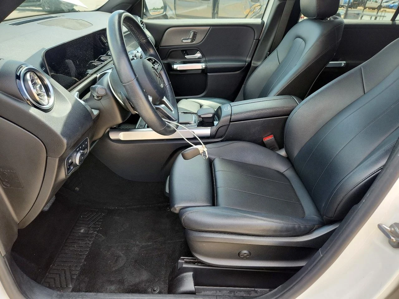 Mercedes-Benz GLB 2.0l 250, снимка 7 - Автомобили и джипове - 55877857
