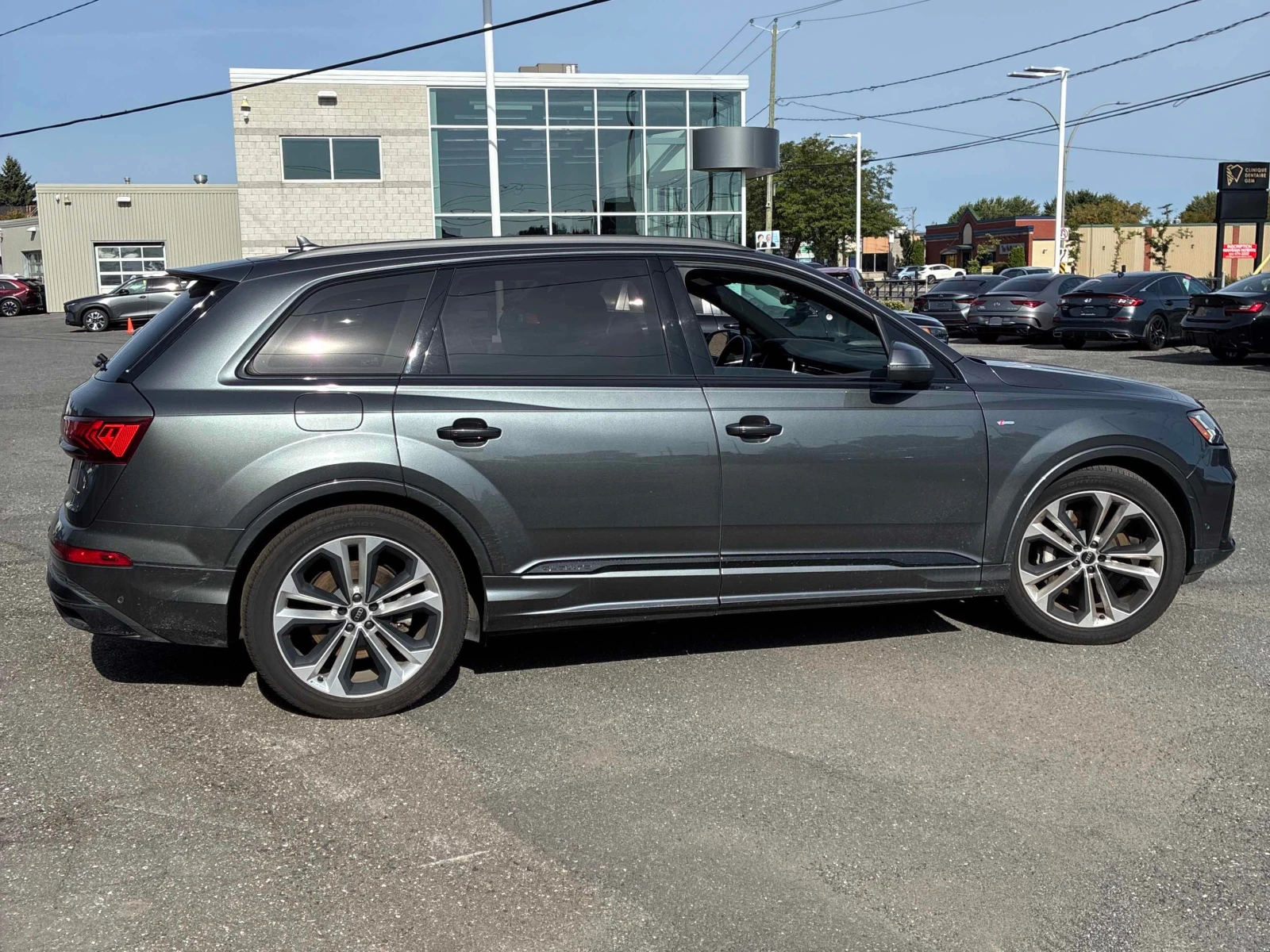 Audi Q7 * Technik 55 TFSI quattro * CARFAX * АВТОКРЕДИТ, снимка 3 - Автомобили и джипове - 56087016