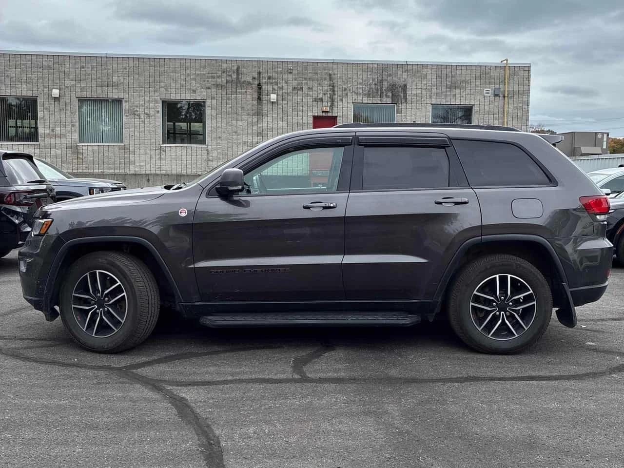 Jeep Grand cherokee TRAILHAWK| ОПЦИЯ ЗА ФИНАНСИРАНЕ| , снимка 2 - Автомобили и джипове - 56267626