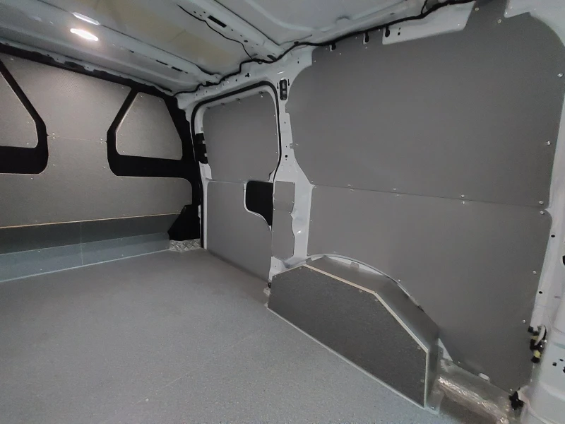 Ford Transit Custom, снимка 11 - Бусове и автобуси - 52899228