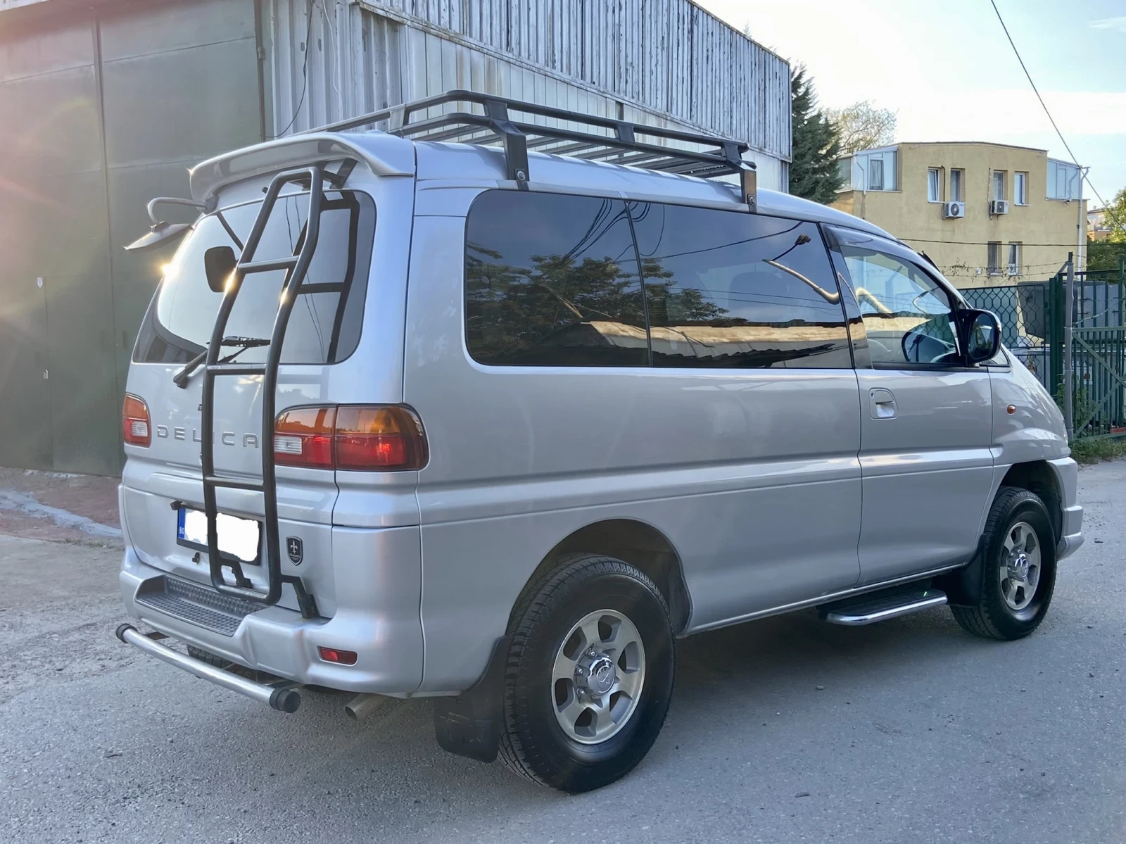 Mitsubishi Delica Chamonix 3.0i V6 4x4 Autom. - изображение 5