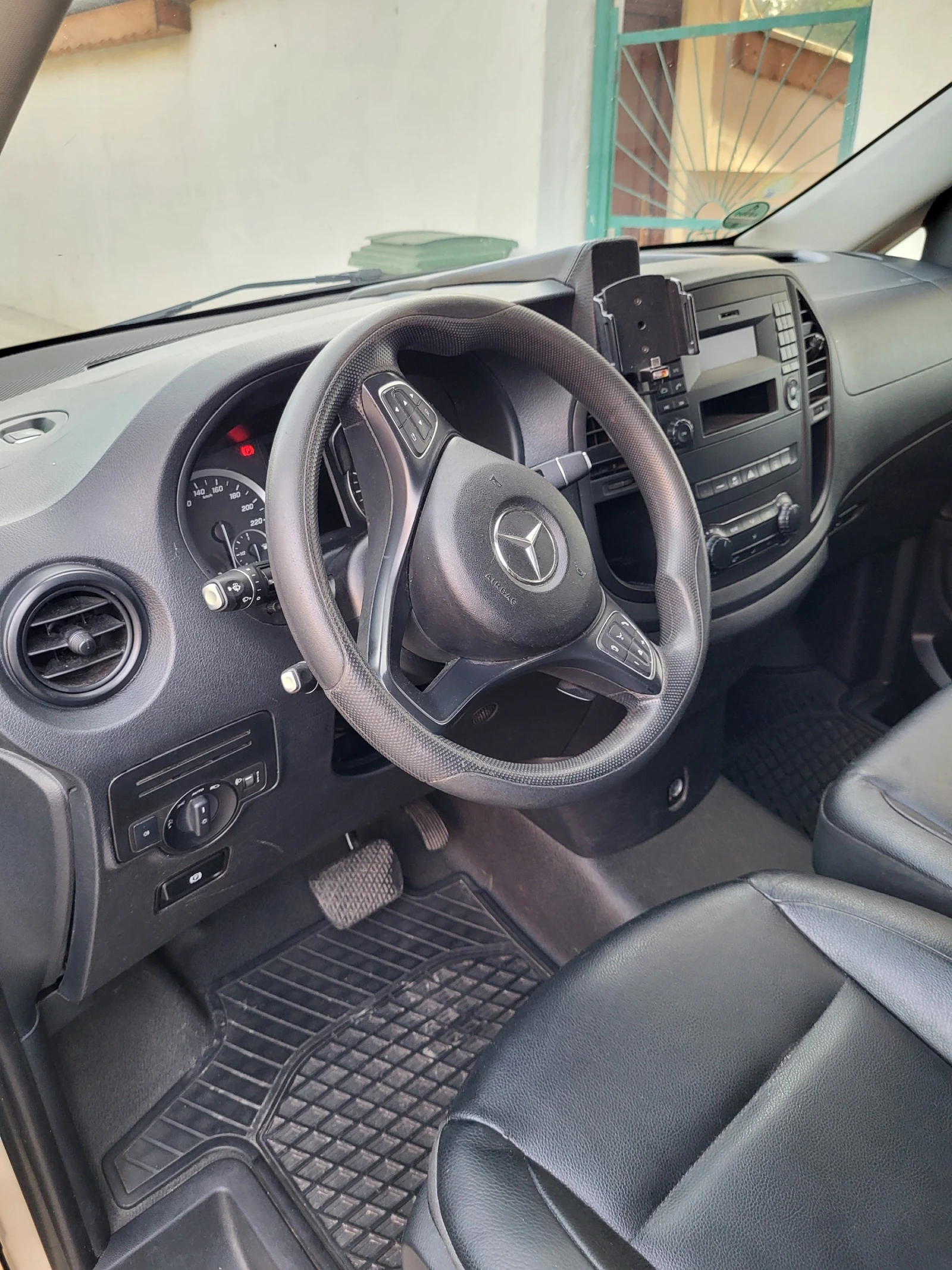 Mercedes-Benz Vito 2.2D, снимка 11 - Бусове и автобуси - 56433745