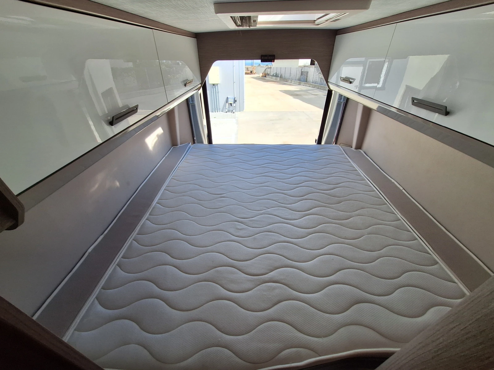  Challenger V210 VIP | Mobile.bg   13