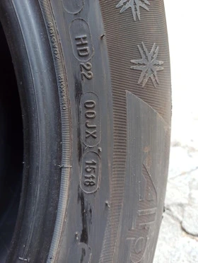 Гуми Зимни 215/65R17, снимка 5 - Гуми и джанти - 46939349