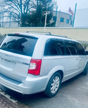 Chrysler Town and Country 3.6, снимка 3