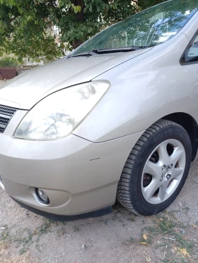 Обява за продажба на Toyota Corolla verso D4D 90кс ~4 004 лв. - изображение 11