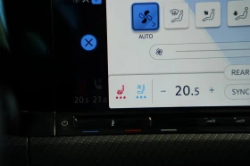 VW Golf R PERFORMANCE/320HP/AKRAPOVIC/4X4DSG/PANO/CAM/626z | Auto.bg — изображение 15