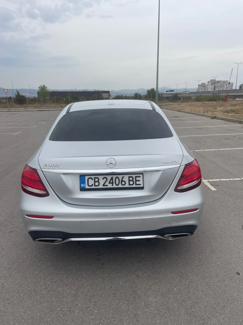 Mercedes-Benz E 300 Mercedes E300 4matic, снимка 2 - Автомобили и джипове - 47528069