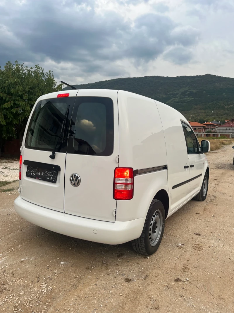 VW Caddy 1.6 TDI, снимка 4 - Автомобили и джипове - 47300747