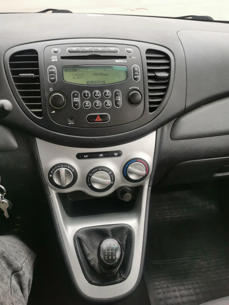 Hyundai I10 1.2 16v клима, снимка 12 - Автомобили и джипове - 48348980