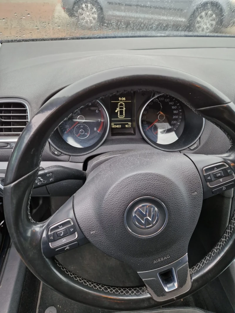 VW Golf КАТО НОВ, снимка 7 - Автомобили и джипове - 48442950