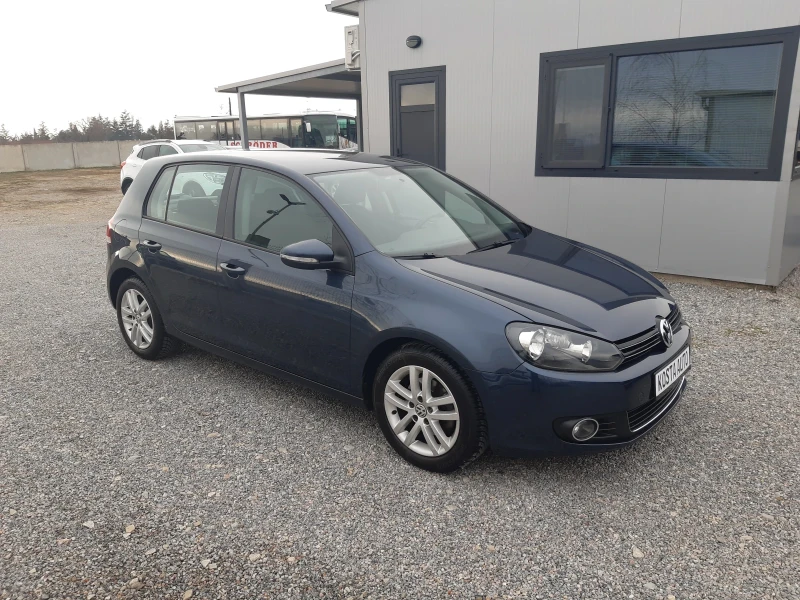 VW Golf КАТО НОВ, снимка 4 - Автомобили и джипове - 48442950