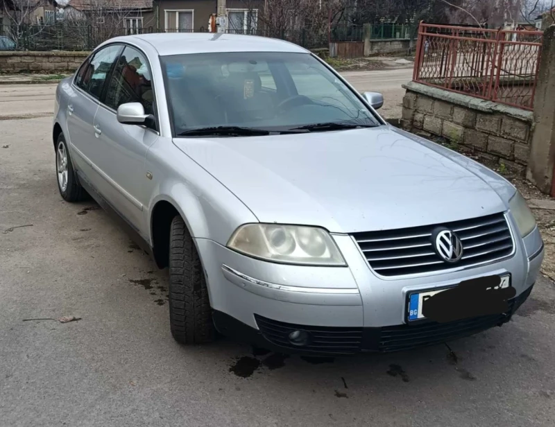 VW Passat, снимка 1 - Автомобили и джипове - 48480162