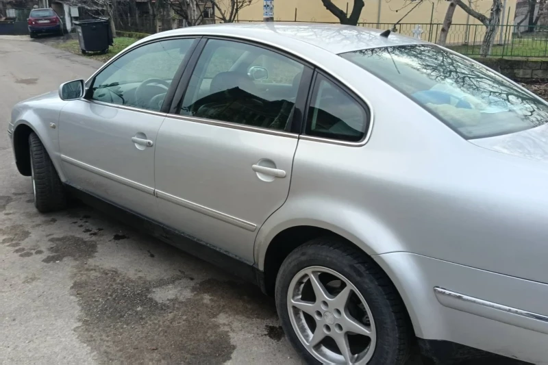 VW Passat, снимка 4 - Автомобили и джипове - 48480162