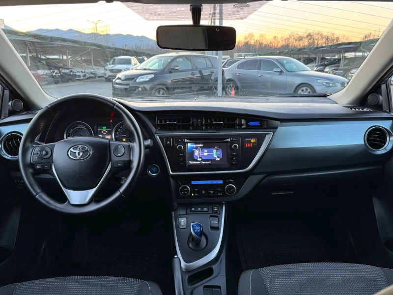 Toyota Auris 1.8i HYBRID ИТАЛИЯ, снимка 9 - Автомобили и джипове - 49350478