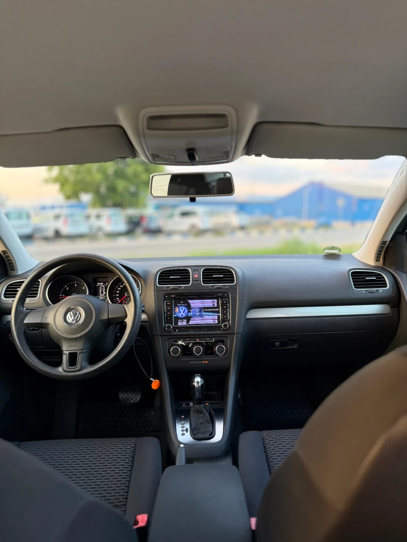 VW Golf 1.6 TDI DSG 105 hp, снимка 10 - Автомобили и джипове - 52602707