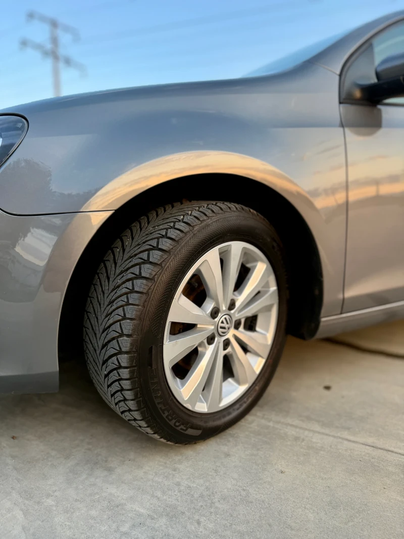 VW Golf 1.6 TDI DSG 105 hp, снимка 16 - Автомобили и джипове - 52602707
