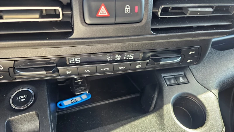 Citroen Berlingo 1.5D---FULL---Topp, снимка 12 - Автомобили и джипове - 52021873