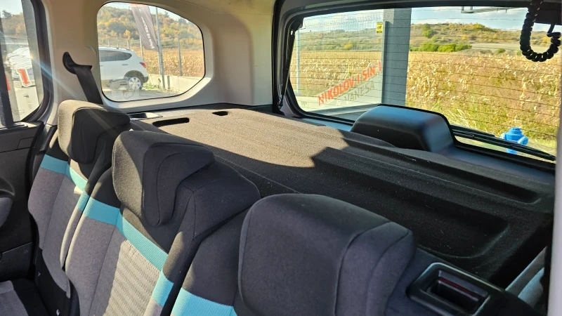 Citroen Berlingo 1.5D---FULL---Topp, снимка 8 - Автомобили и джипове - 52021873