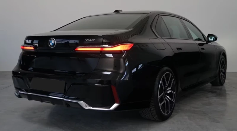 BMW 740 xDrive* LED* M Sport* Bowers, снимка 2 - Автомобили и джипове - 52238161