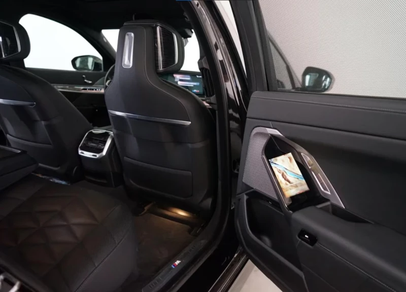 BMW 740 xDrive* LED* M Sport* Bowers, снимка 6 - Автомобили и джипове - 52238161
