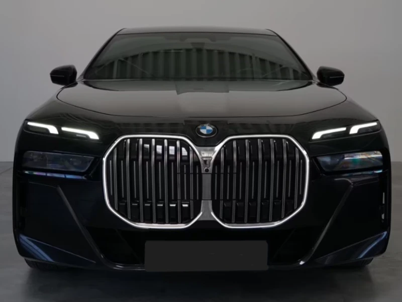 BMW 740 xDrive* LED* M Sport* Bowers, снимка 3 - Автомобили и джипове - 52238161